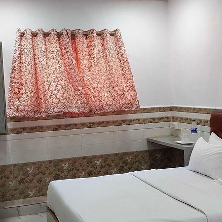 Ulhāsnagar Hotel O Sargam Lodging And Boarding מראה חיצוני תמונה