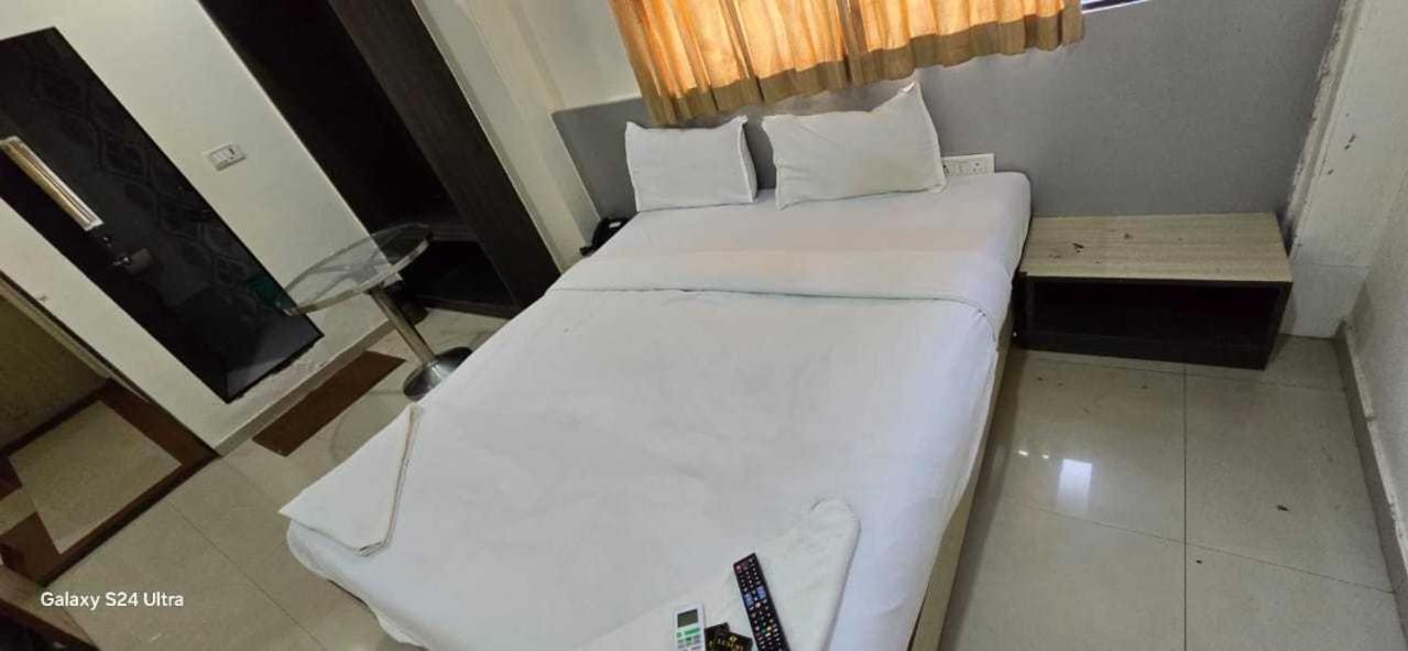 Ulhāsnagar Hotel O Sargam Lodging And Boarding מראה חיצוני תמונה