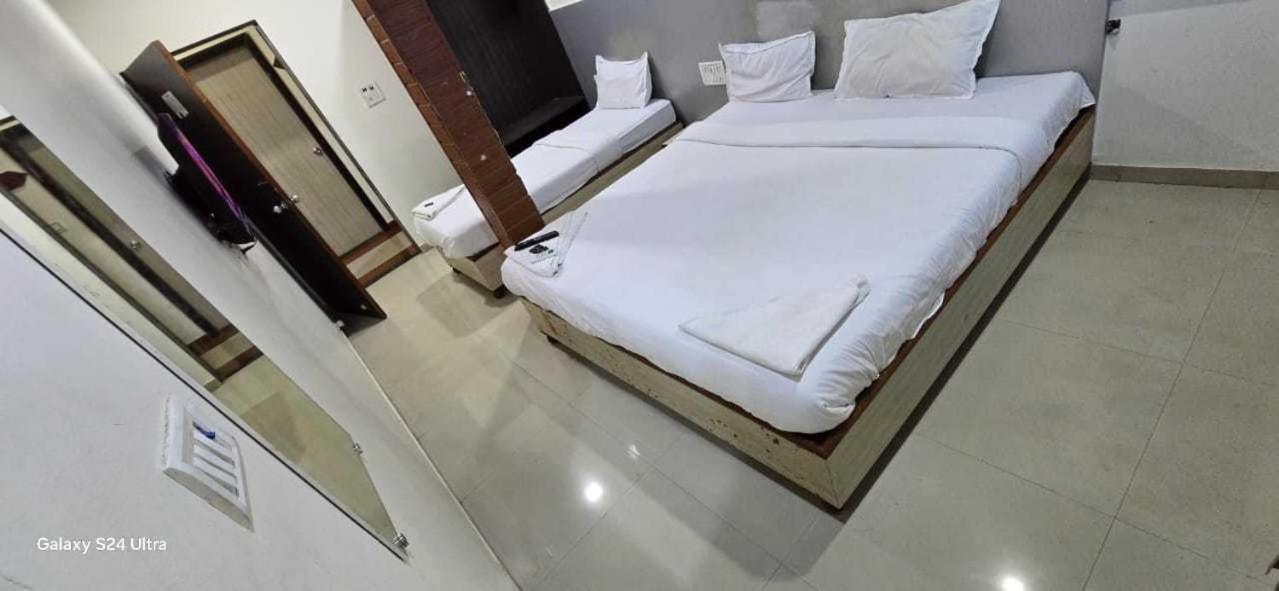 Ulhāsnagar Hotel O Sargam Lodging And Boarding מראה חיצוני תמונה