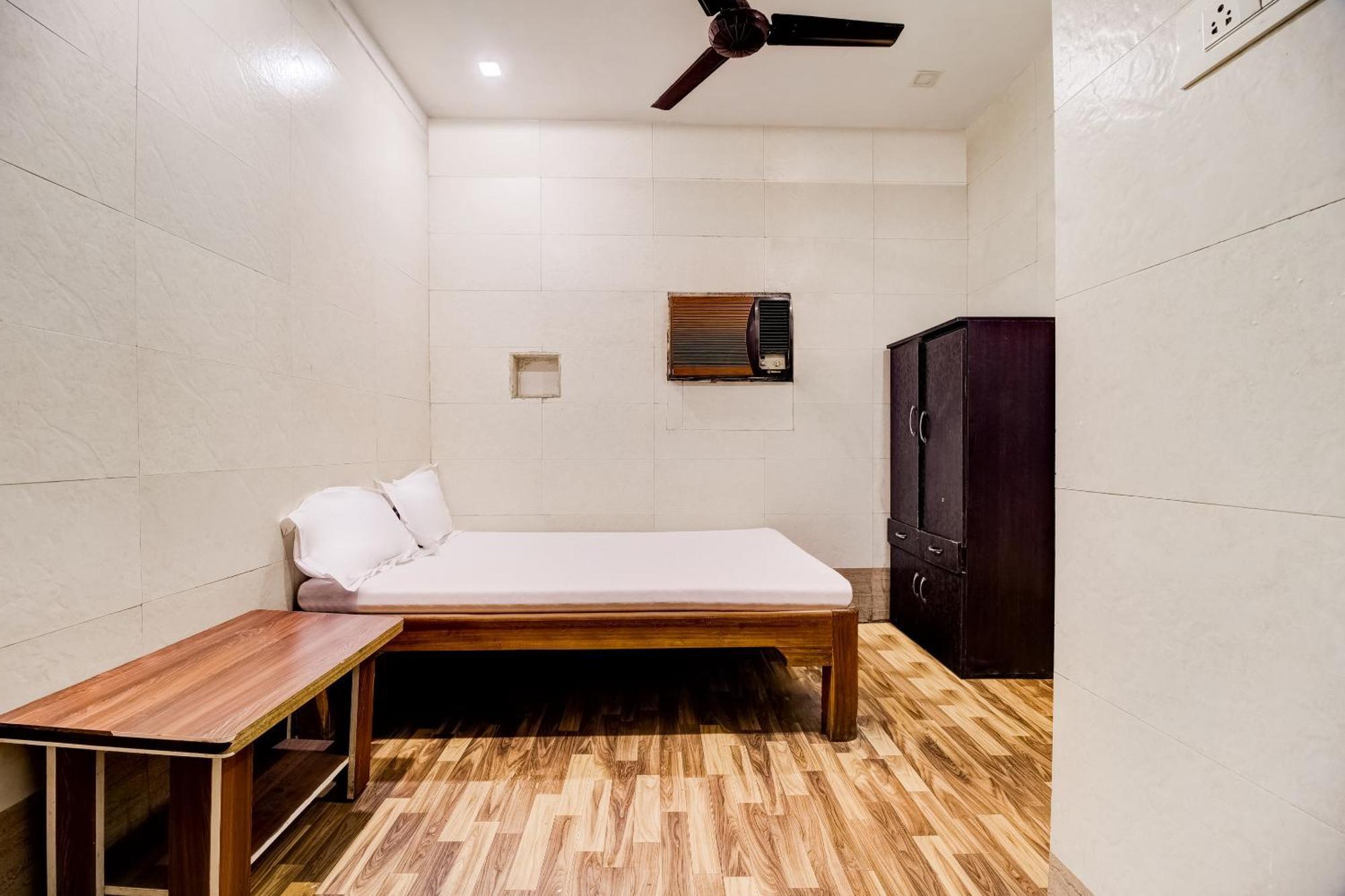 Ulhāsnagar Hotel O Sargam Lodging And Boarding מראה חיצוני תמונה
