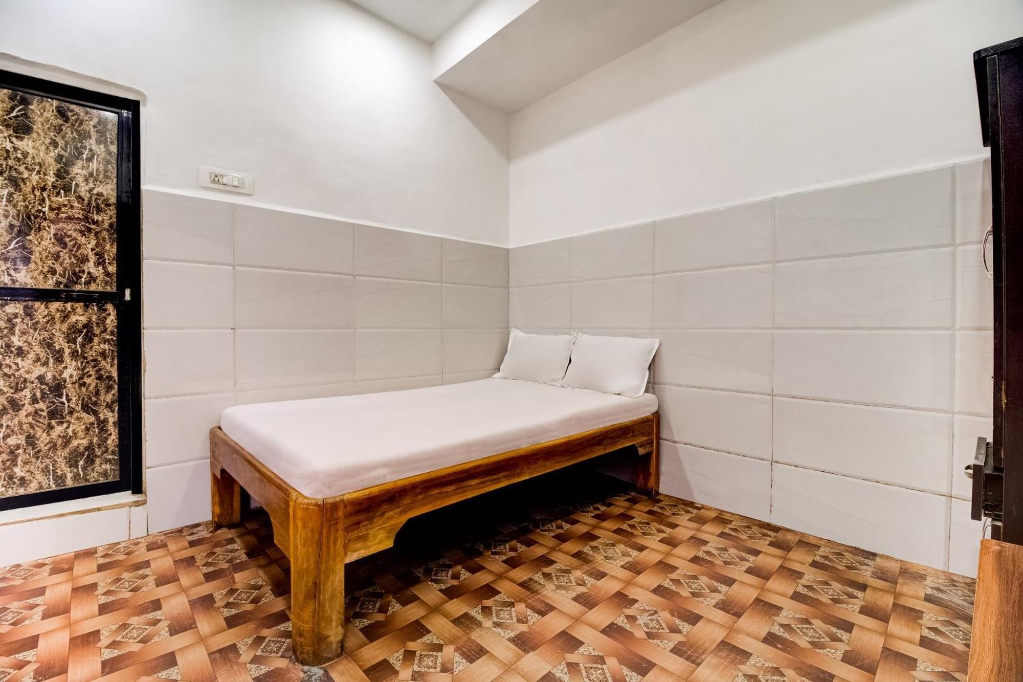 Ulhāsnagar Hotel O Sargam Lodging And Boarding מראה חיצוני תמונה